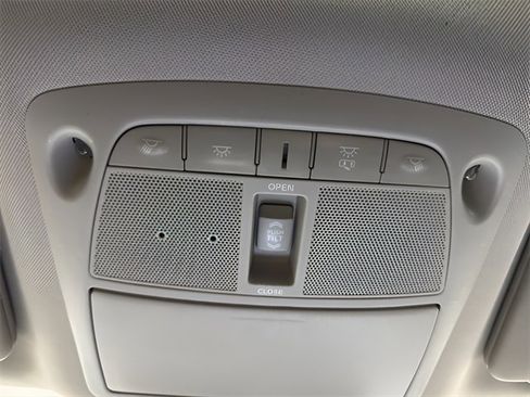 Used 2018 Nissan Murano SL w/ Moonroof Package image 26