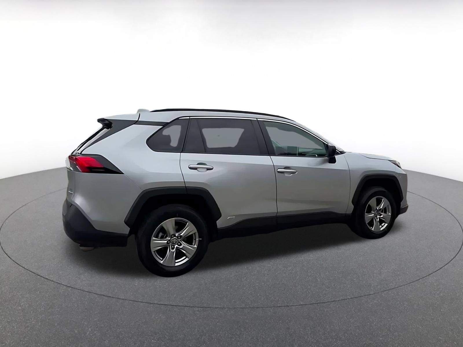 Used 2024 Toyota RAV4 LE AWD/4WD image 14
