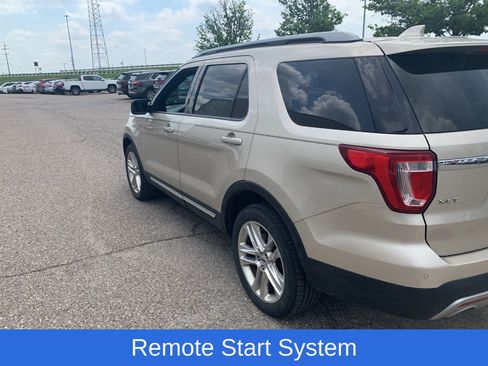 Used 2017 Ford Explorer XLT w/ Equipment Group 202A AWD/4WD image 6