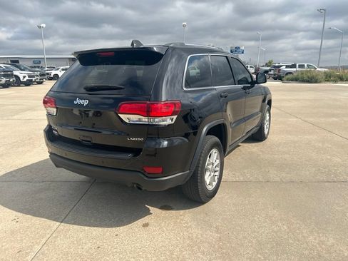 Used 2020 Jeep Grand Cherokee Laredo AWD/4WD image 6