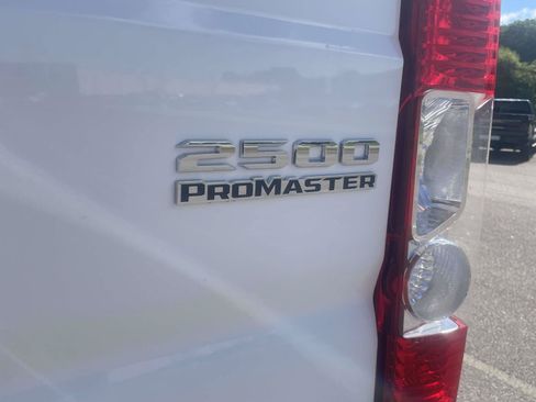 Used 2025 RAM ProMaster 2500 w/ Convenience Group FWD image 6