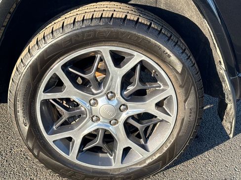 Used 2019 Jeep Grand Cherokee Overland image 11