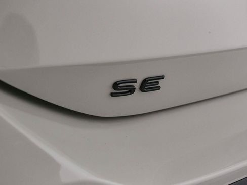 New 2026 Volkswagen Tiguan SE R-Line AWD/4WD image 11