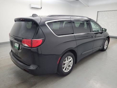 Used 2021 Chrysler Voyager Lxi FWD image 10