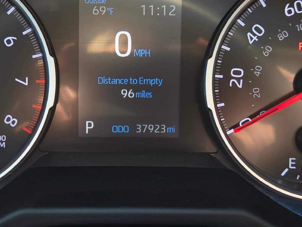 Used 2021 Toyota RAV4 XLE Premium FWD image 27