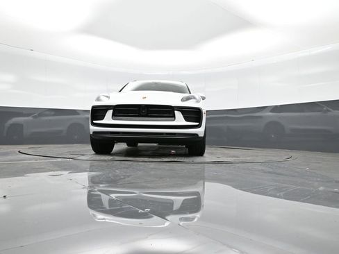 New 2026 Porsche Macan AWD/4WD image 41