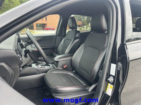 Used 2025 Ford Escape ST-Line FWD image 19