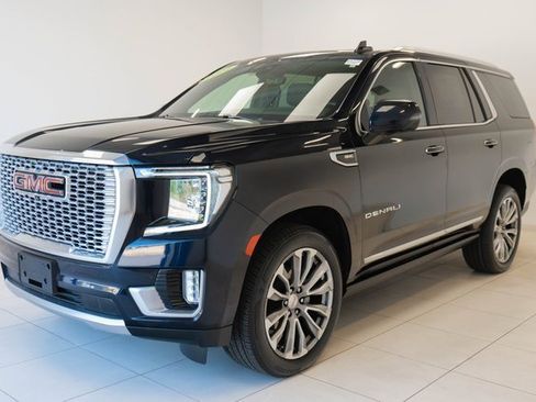 Used 2021 GMC Yukon Denali w/ Denali Premium Package image 8