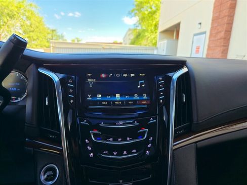 Used 2016 Cadillac Escalade ESV Luxury RWD image 20