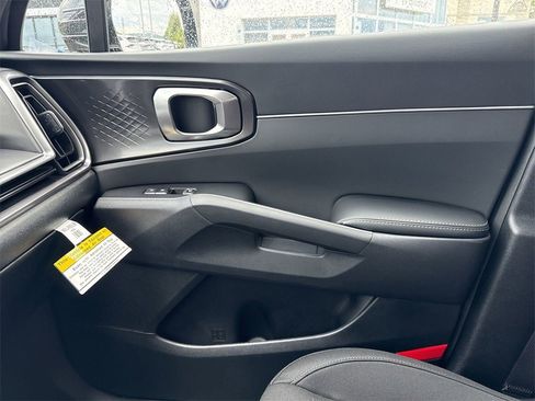 New 2025 Kia Sorento LX image 22
