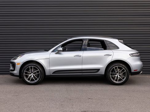 Certified 2026 Porsche Macan image 2