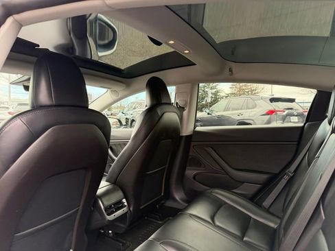 Used 2019 Tesla Model 3 Mid Range image 26