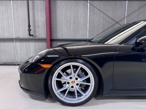 Used 2019 Porsche 911 Carrera image 9