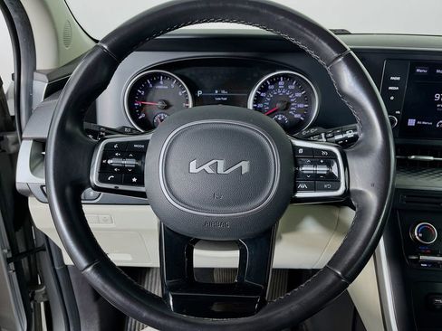Used 2022 Kia Carnival LX FWD image 14