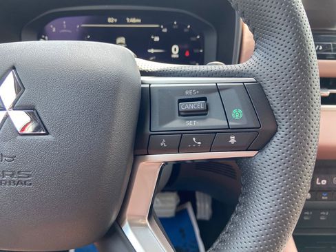 New 2025 Mitsubishi Outlander SEL image 26