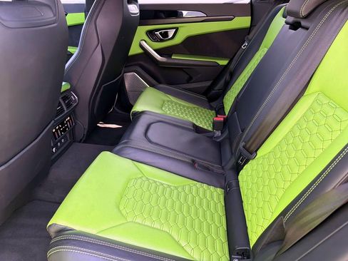 Used 2021 Lamborghini Urus image 13