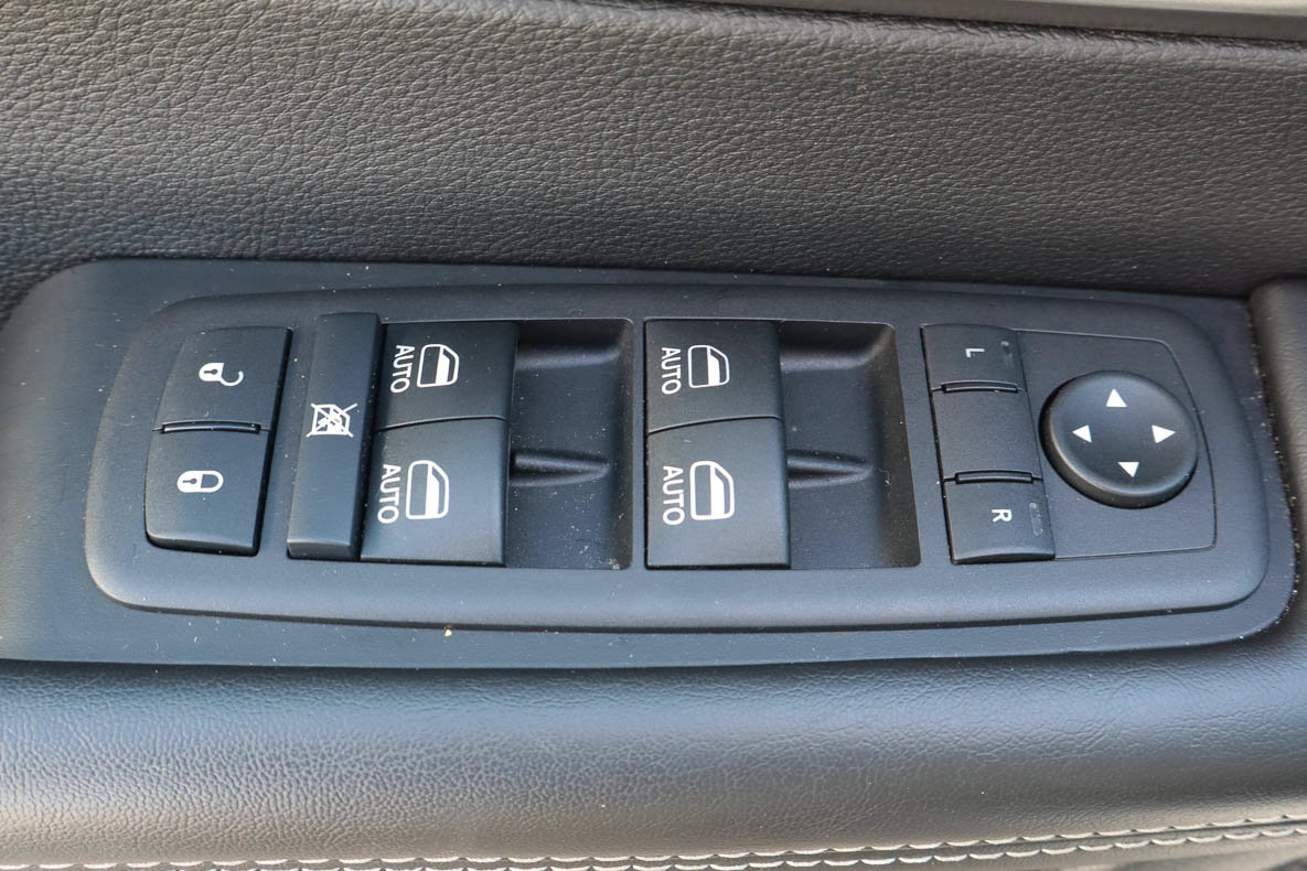Used 2026 Chrysler Pacifica Select FWD image 14
