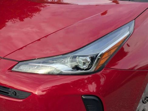 Used 2022 Toyota Prius LE FWD image 9