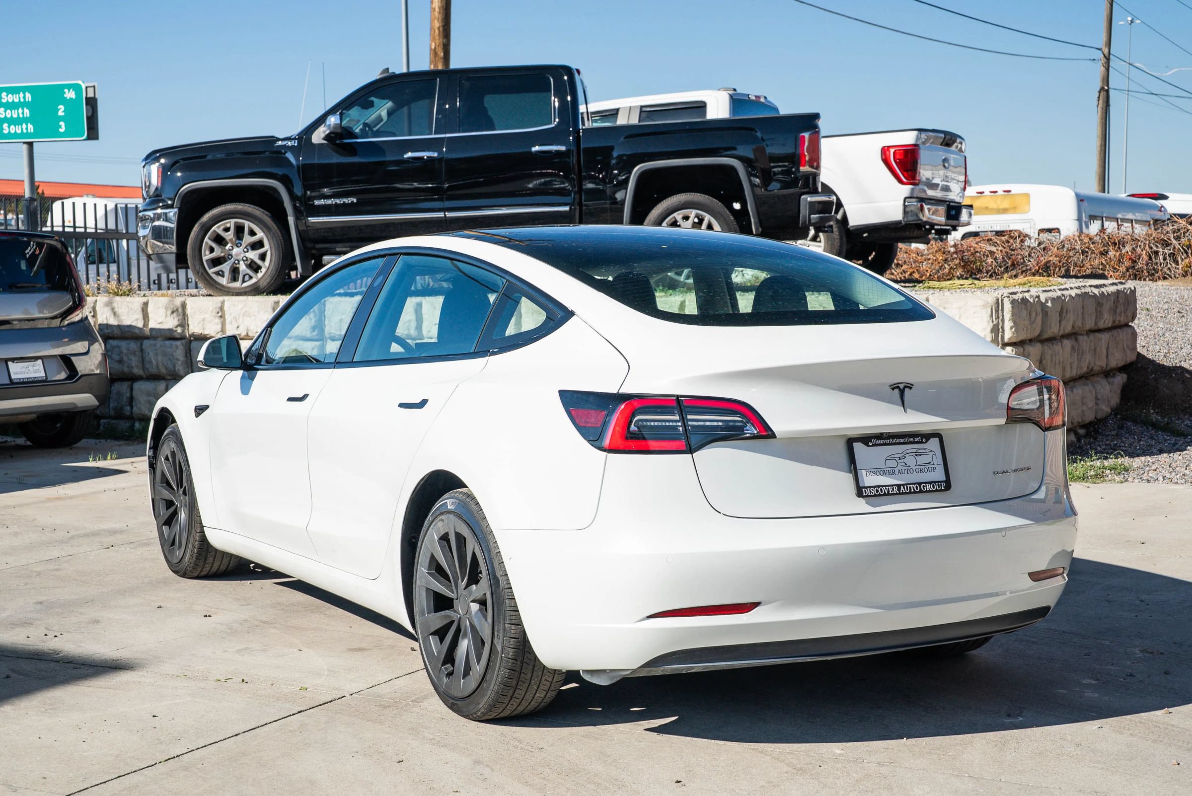 Used 2022 Tesla Model 3 Long Range AWD/4WD image 5