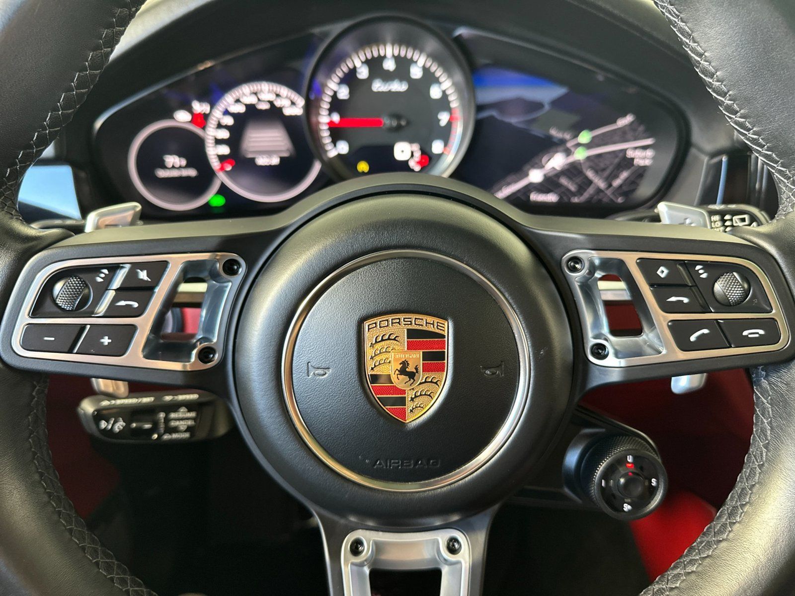 Certified 2022 Porsche Cayenne Turbo AWD/4WD image 27