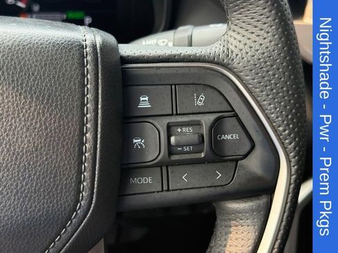 Used 2025 Toyota Tundra Limited AWD/4WD image 21