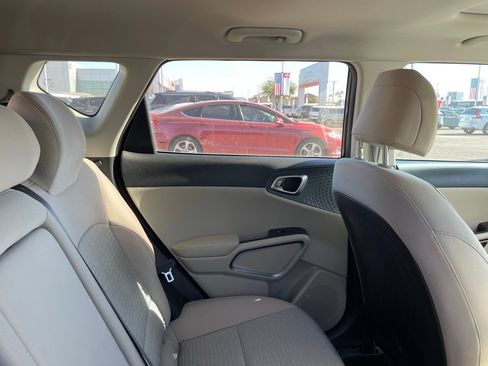 Used 2023 Kia Soul EX image 9