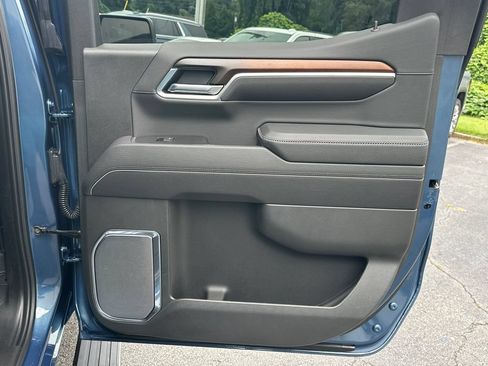 Used 2025 GMC Sierra 1500 Denali w/ Technology Package AWD/4WD image 17