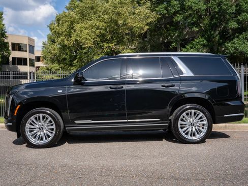 Used 2026 Cadillac Escalade Luxury w/ Touring Package AWD/4WD image 9