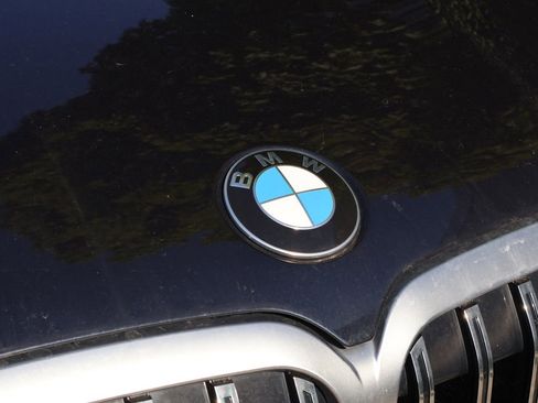 Used 2023 BMW X7 xDrive40i w/ M Sport Package AWD/4WD image 47