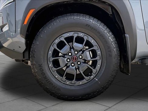 Used 2024 Nissan Frontier PRO-4X w/ Pro Premium Package AWD/4WD image 11