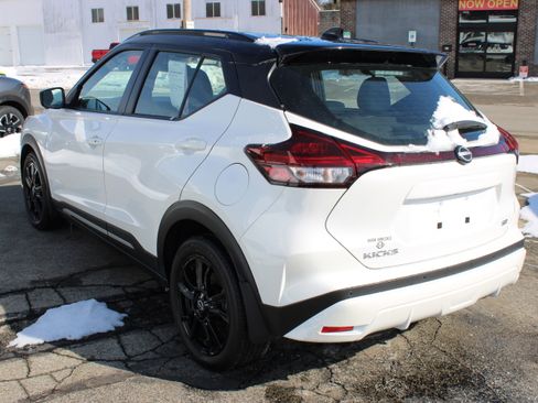 Certified 2023 Nissan Kicks SR w/ SR Premium Package image 3