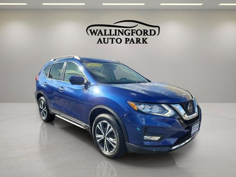 Used 2018 Nissan Rogue SL w/ Premium Package image 3