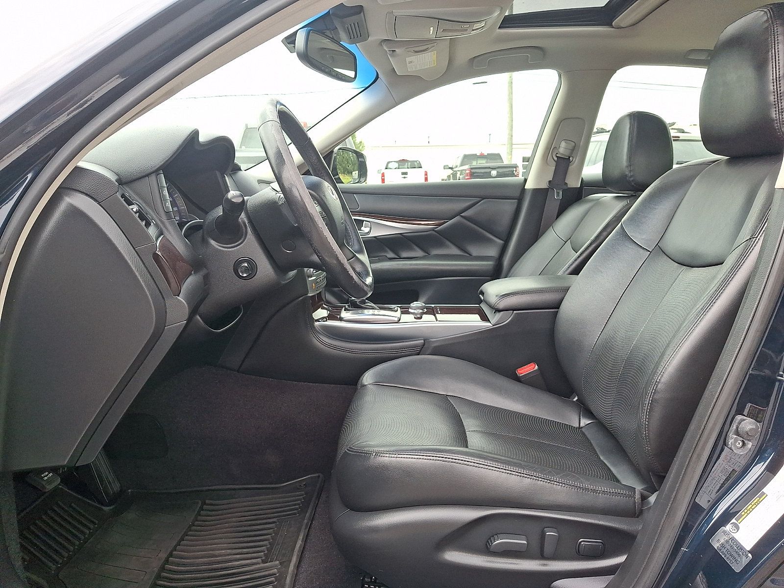 Used 2015 INFINITI Q70 3.7 AWD/4WD image 17