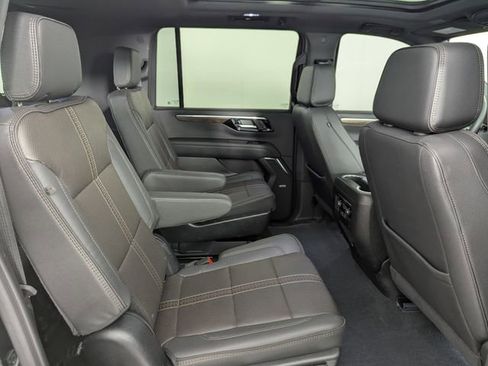 Used 2025 Chevrolet Suburban High Country AWD/4WD image 26