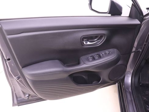 Certified 2023 Honda HR-V LX image 9