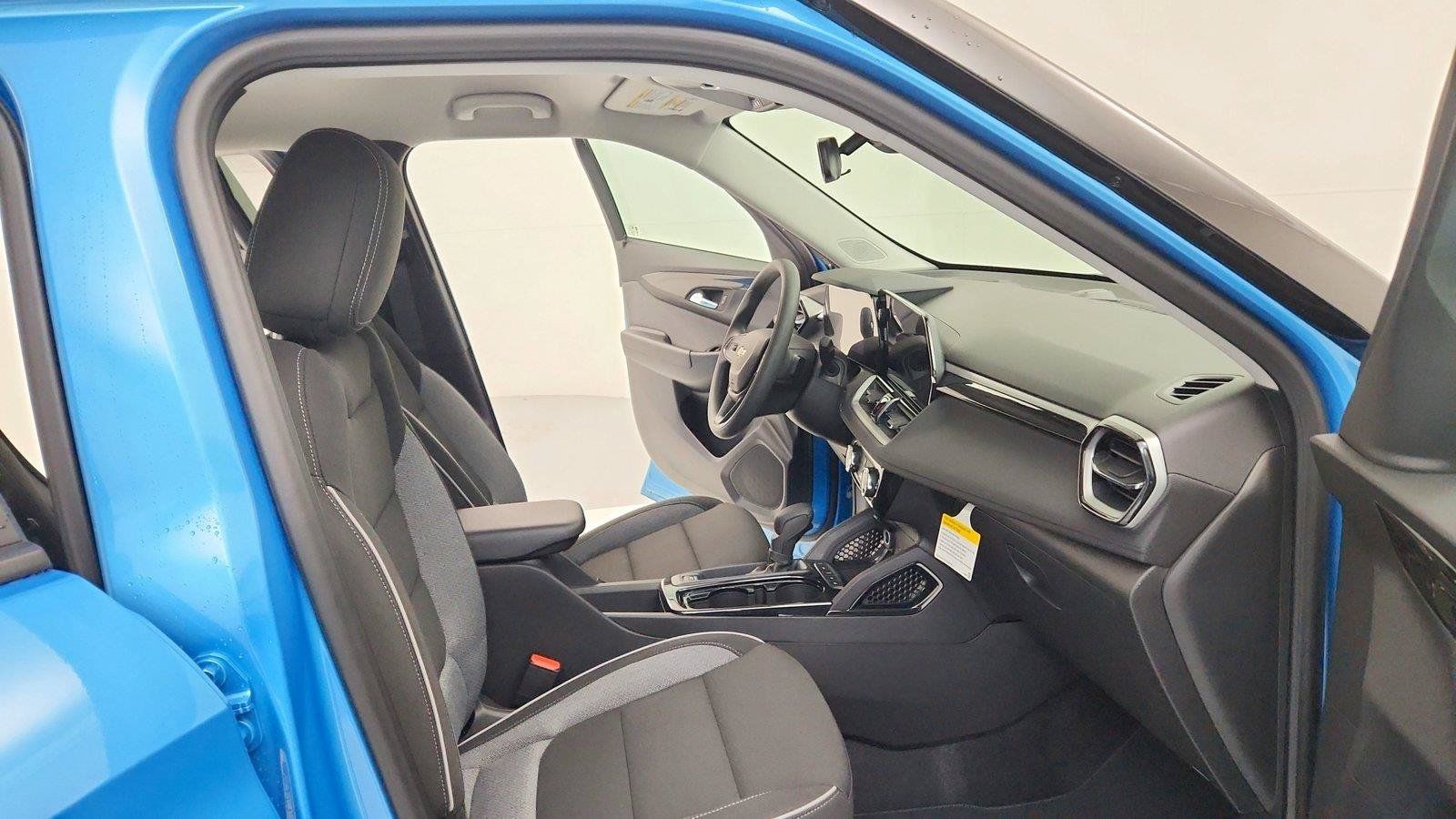 Used 2025 Chevrolet TrailBlazer LT FWD image 29