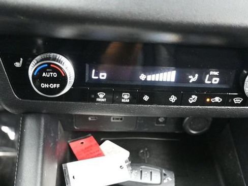 Used 2022 Mitsubishi Outlander SE AWD/4WD image 25