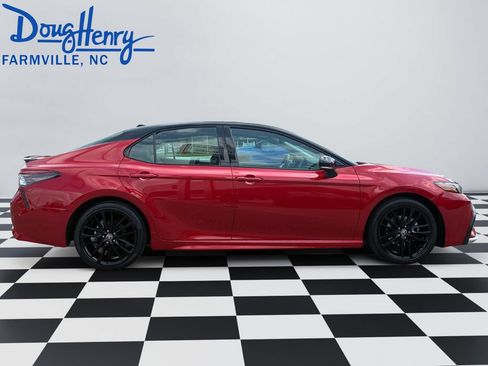 Used 2022 Toyota Camry XSE FWD image 6