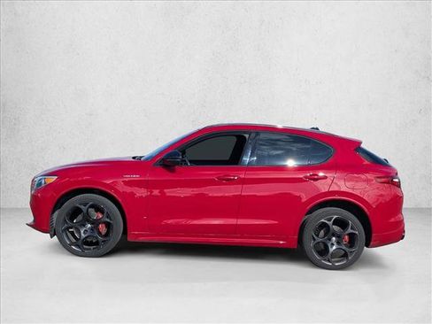 Used 2022 Alfa Romeo Stelvio Veloce image 8