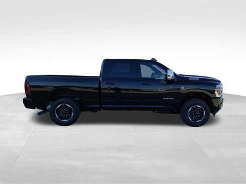 New 2025 RAM 2500 Laramie AWD/4WD image 9