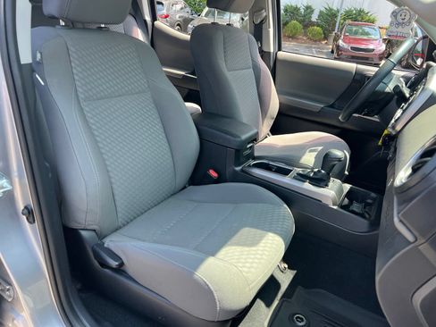 Used 2021 Toyota Tacoma SR5 RWD image 33