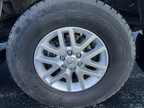 Used 2014 Nissan Frontier SV image 10