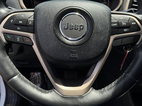 Used 2016 Jeep Cherokee Latitude FWD image 19