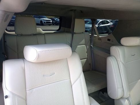 Used 2024 Cadillac Escalade ESV Sport Platinum image 8