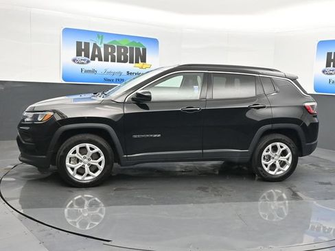 Used 2024 Jeep Compass Latitude AWD/4WD image 6