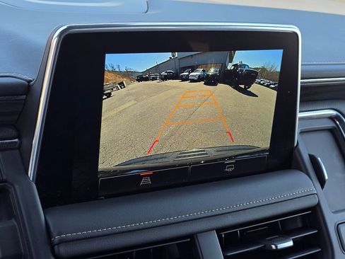 Certified 2023 GMC Yukon XL SLT image 9