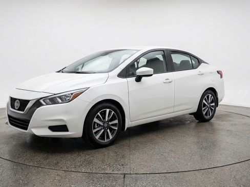 Used 2025 Nissan Versa SV FWD image 3