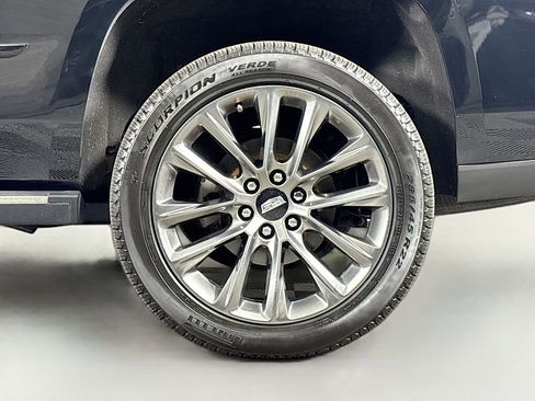 Used 2020 Cadillac Escalade Platinum w/ Escalade Sport Edition AWD/4WD image 37