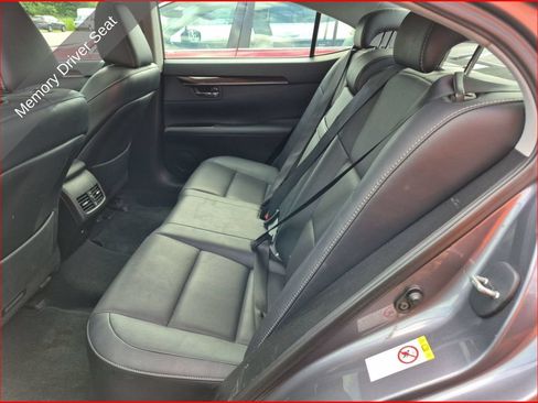 Used 2016 Lexus ES 350 w/ Premium Package w/Wood Trim FWD image 6