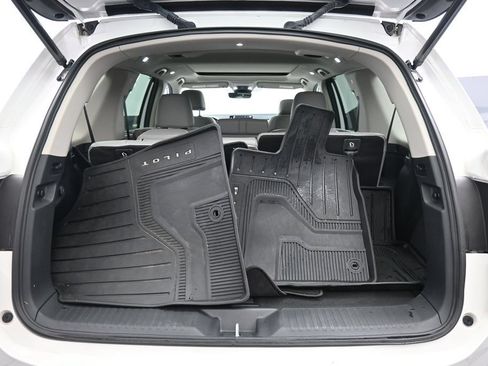 Used 2024 Honda Pilot Touring image 23